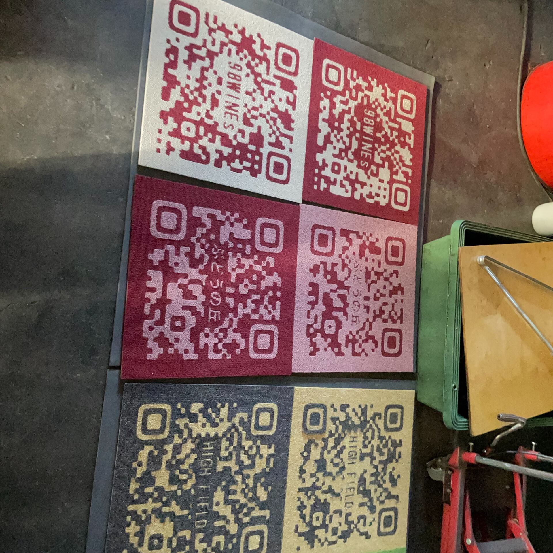 #qr コードはどれくらいの色の差でできるの？