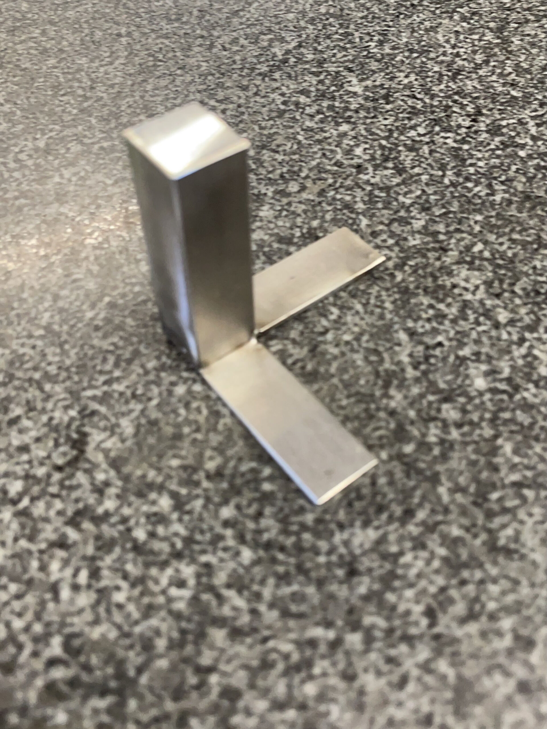 何かの治具